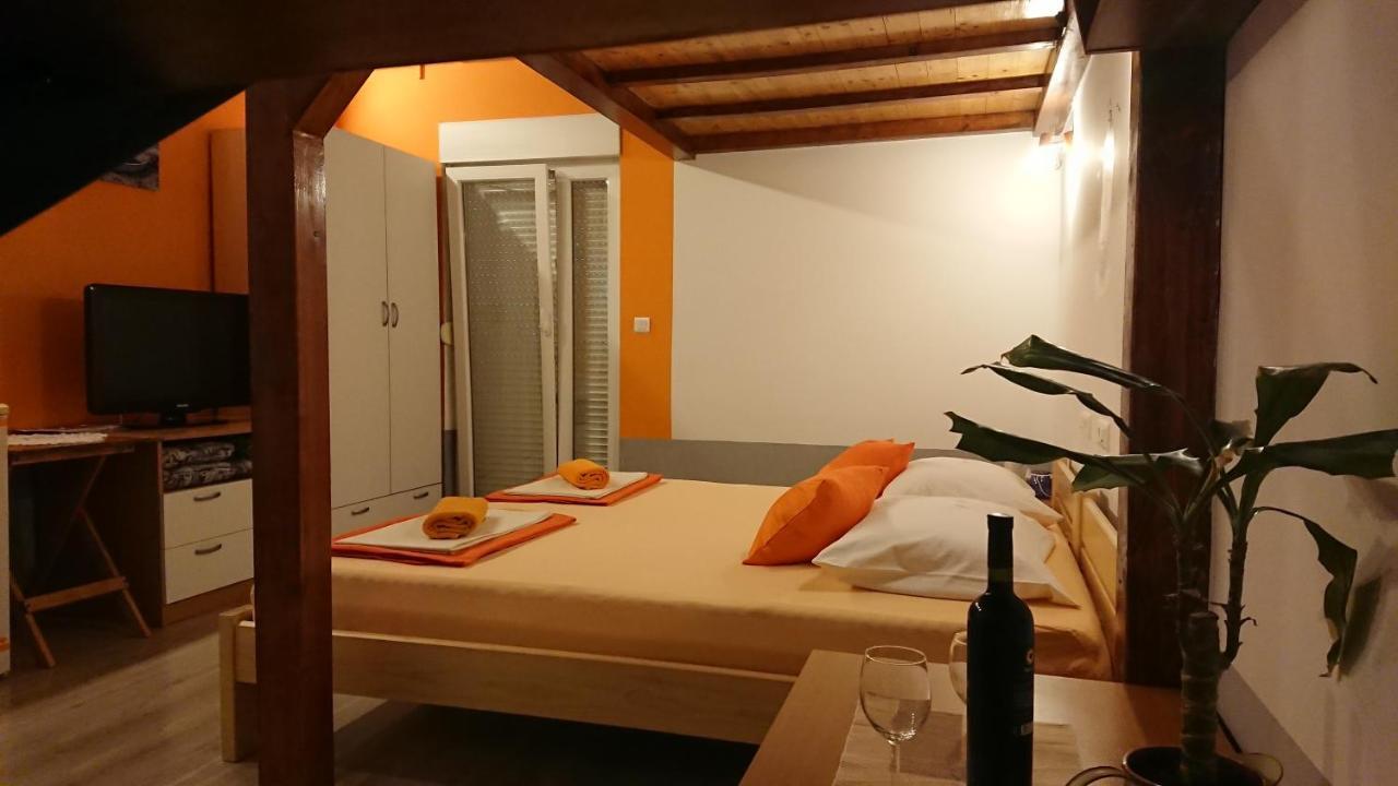 Apartment Lid Omiš Esterno foto