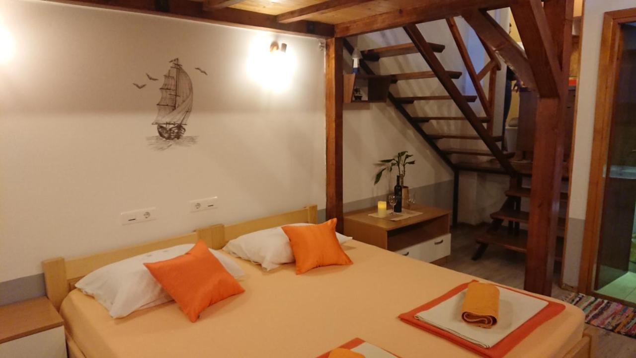 Apartment Lid Omiš Esterno foto